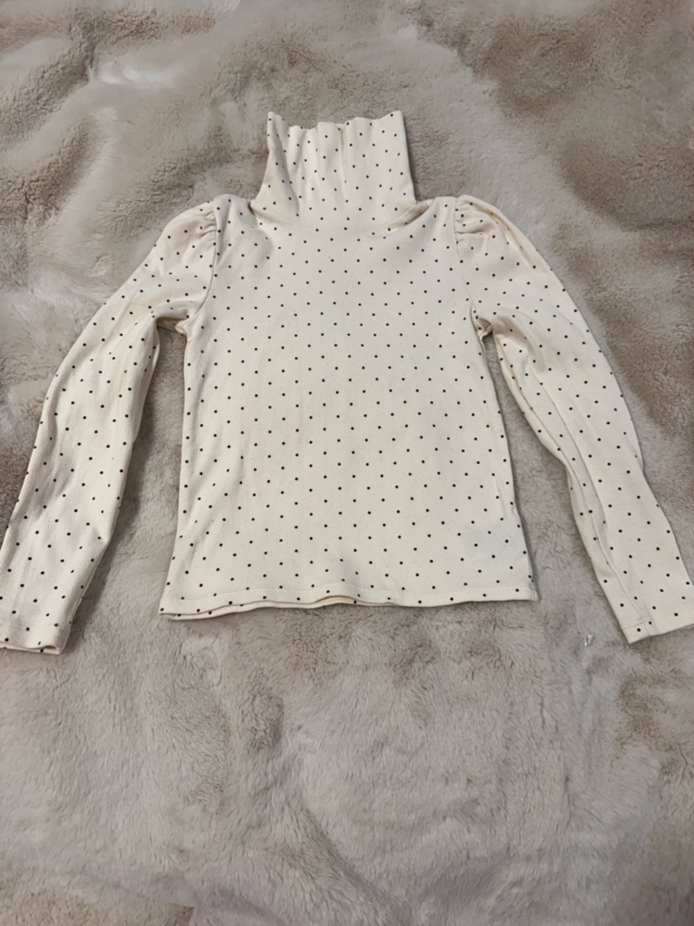 5/25$ GAP Girls Cream Turtleneck with Black Polka Dots size M (Girls)